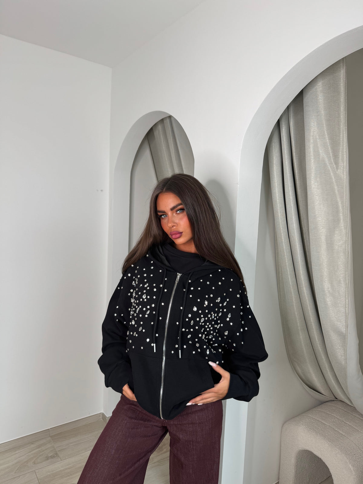 Gilet capuche à strass Maelle
