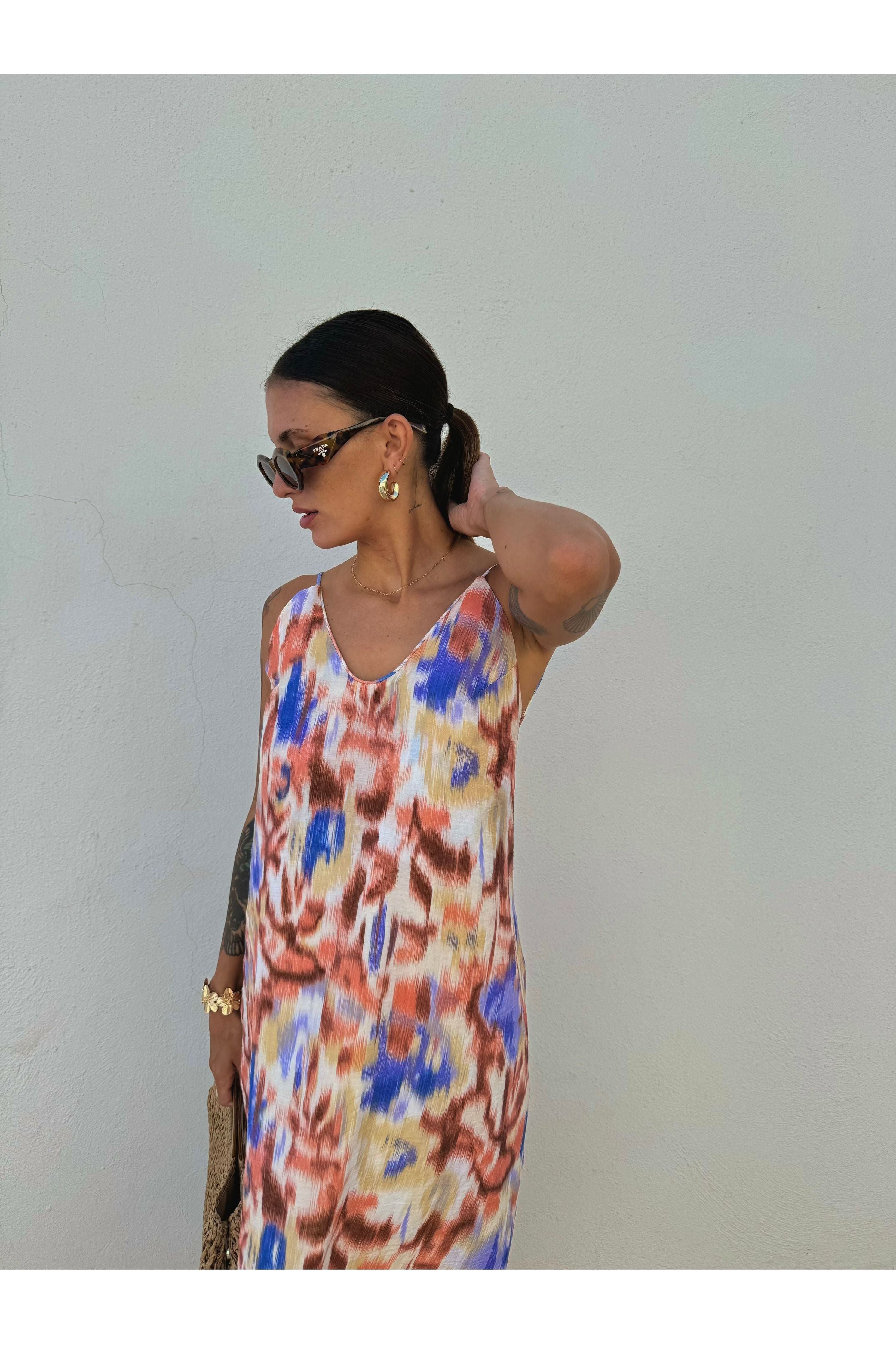 Robe Lily motifs