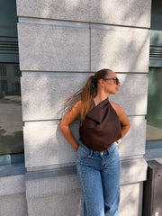 Blouse dos nu satin marron