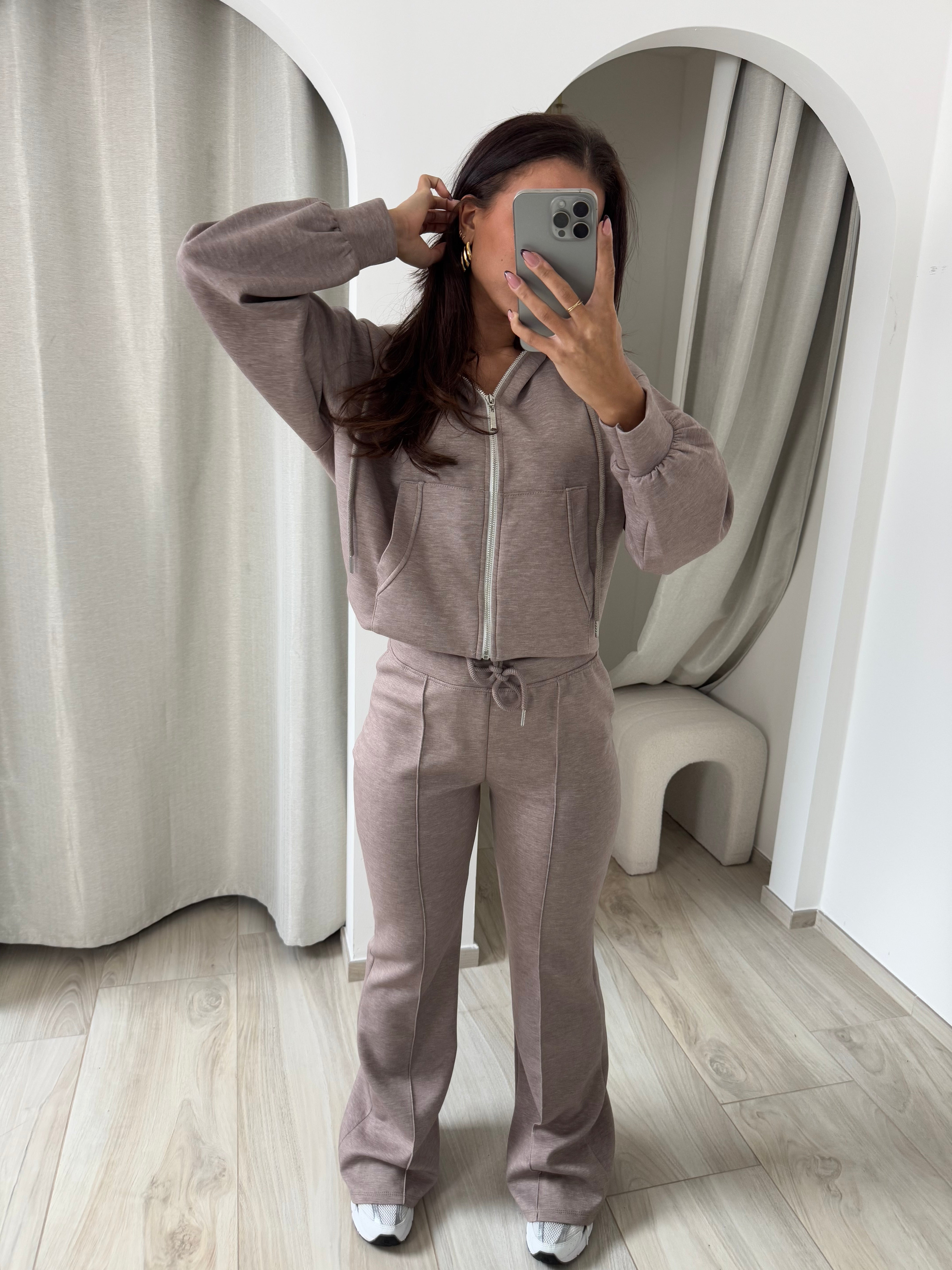 Ensemble dyla taupe