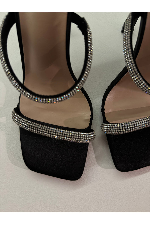 Black Fritza heels