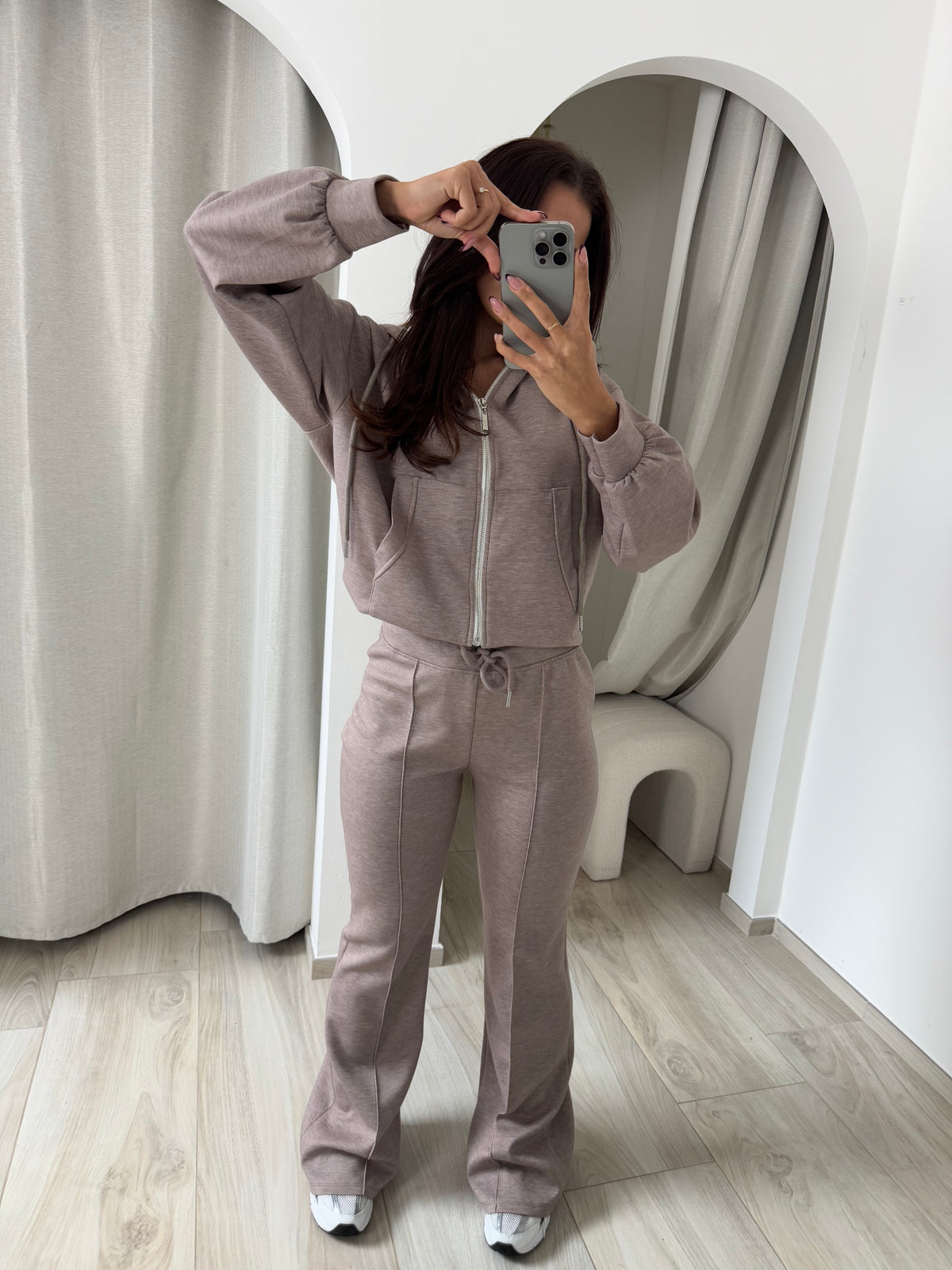 Ensemble dyla taupe