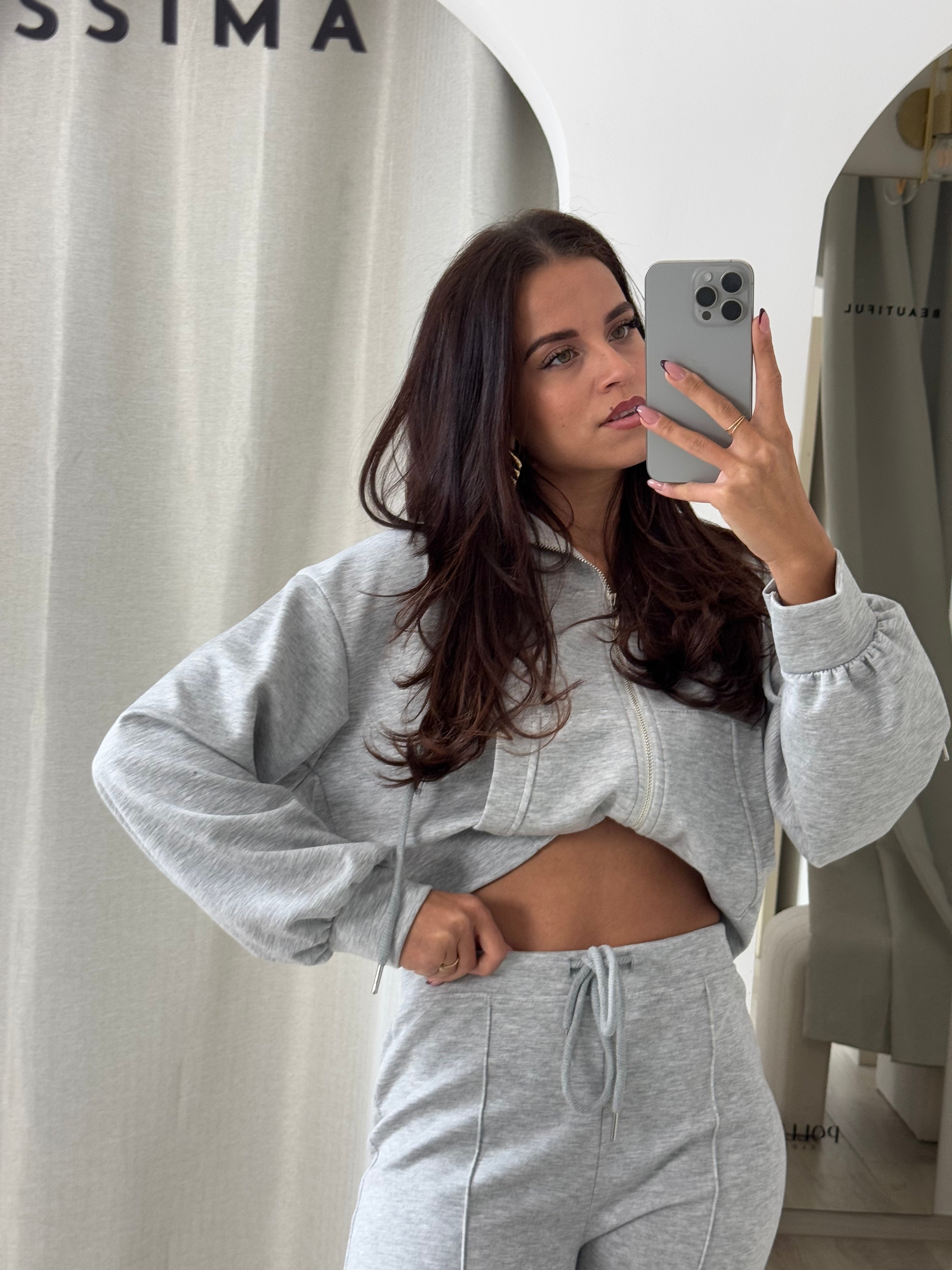 Ensemble dyla gris