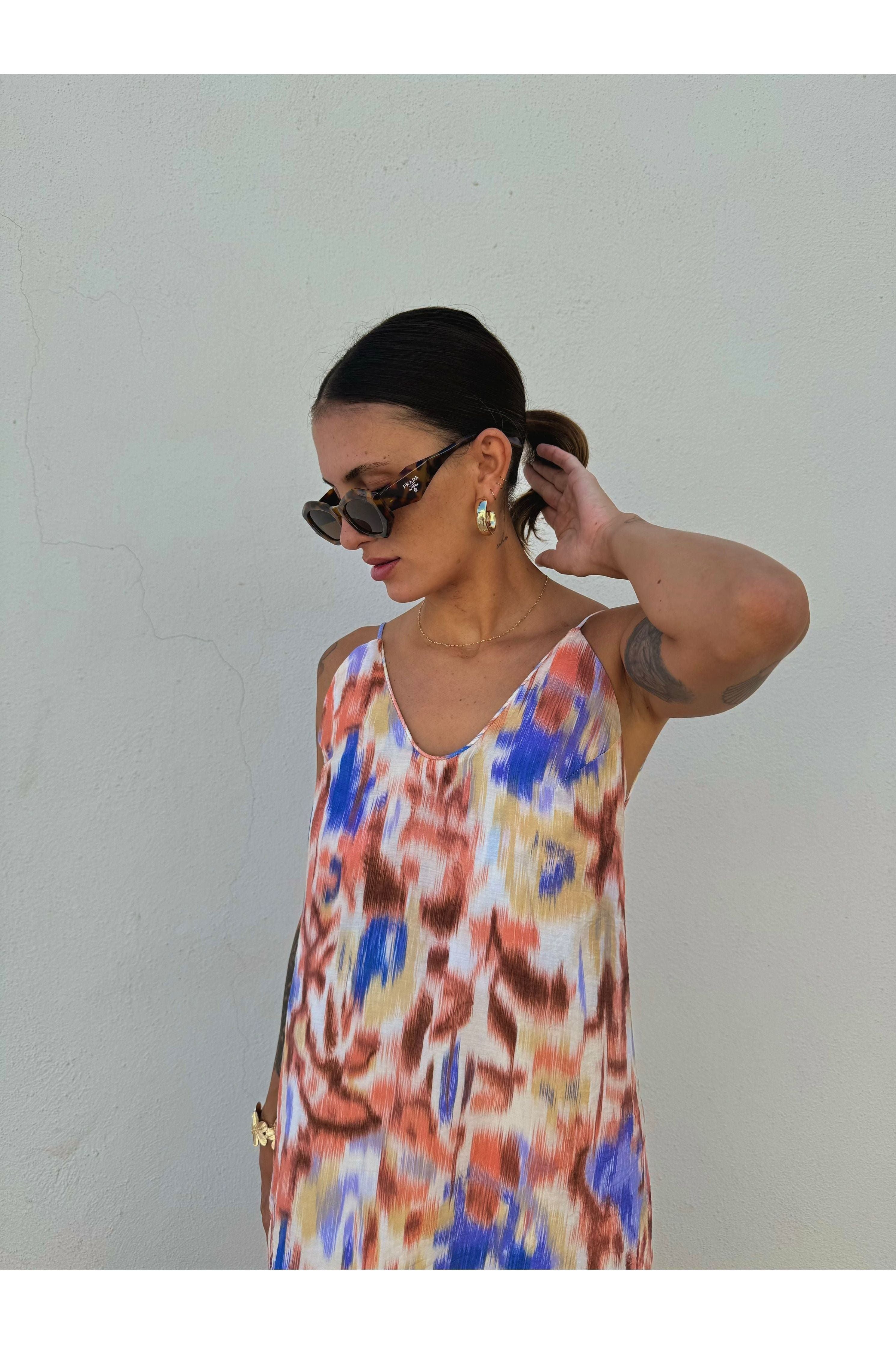 Robe Lily motifs