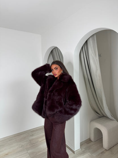 Manteau fourrure vegan bordeau