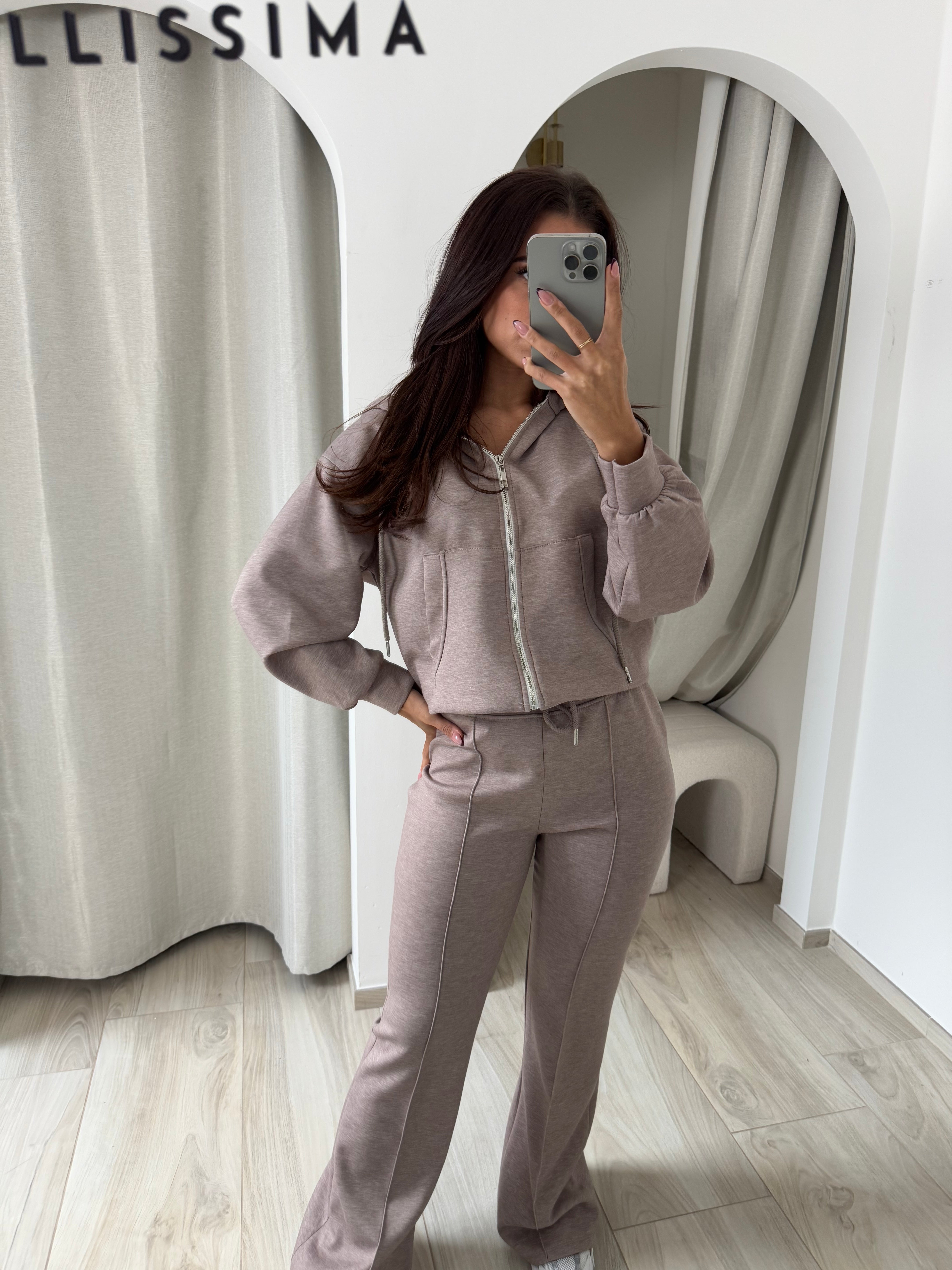 Ensemble dyla taupe