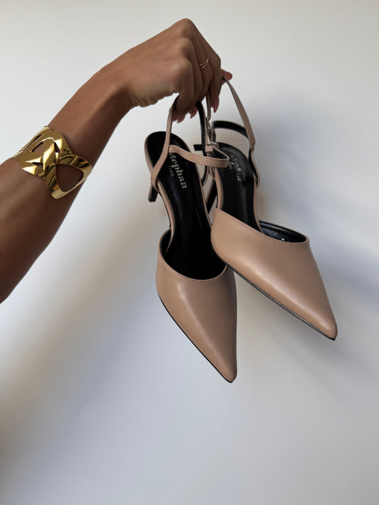 Talons nude Loika