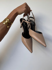 Talons nude Loika