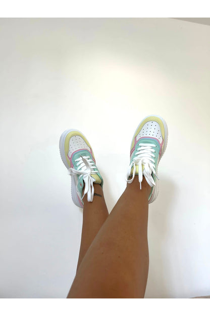 lia sneakers