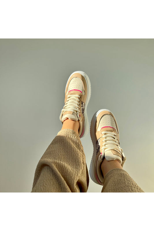 Larissa Sneakers